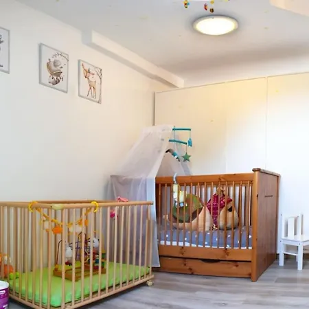 شقة Ruhige Mit Eingezaeunten Garten - Familienfreundlich *