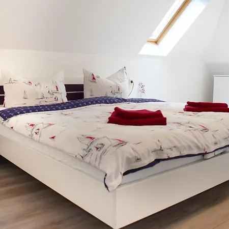 Ruhige Mit Eingezaeunten Garten - Familienfreundlich Garz (Rugen)